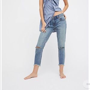 Free people destroyed ankle skinny jeans size 24